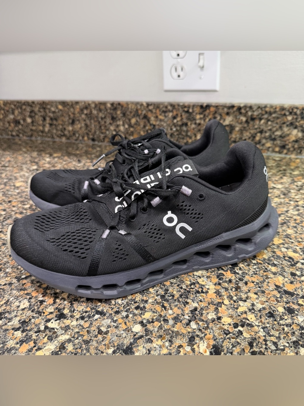 On Cloud Black Running Shoes ladies 9